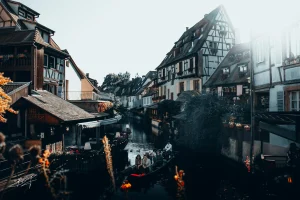 Charming Small Towns: Culture And Quaintness
