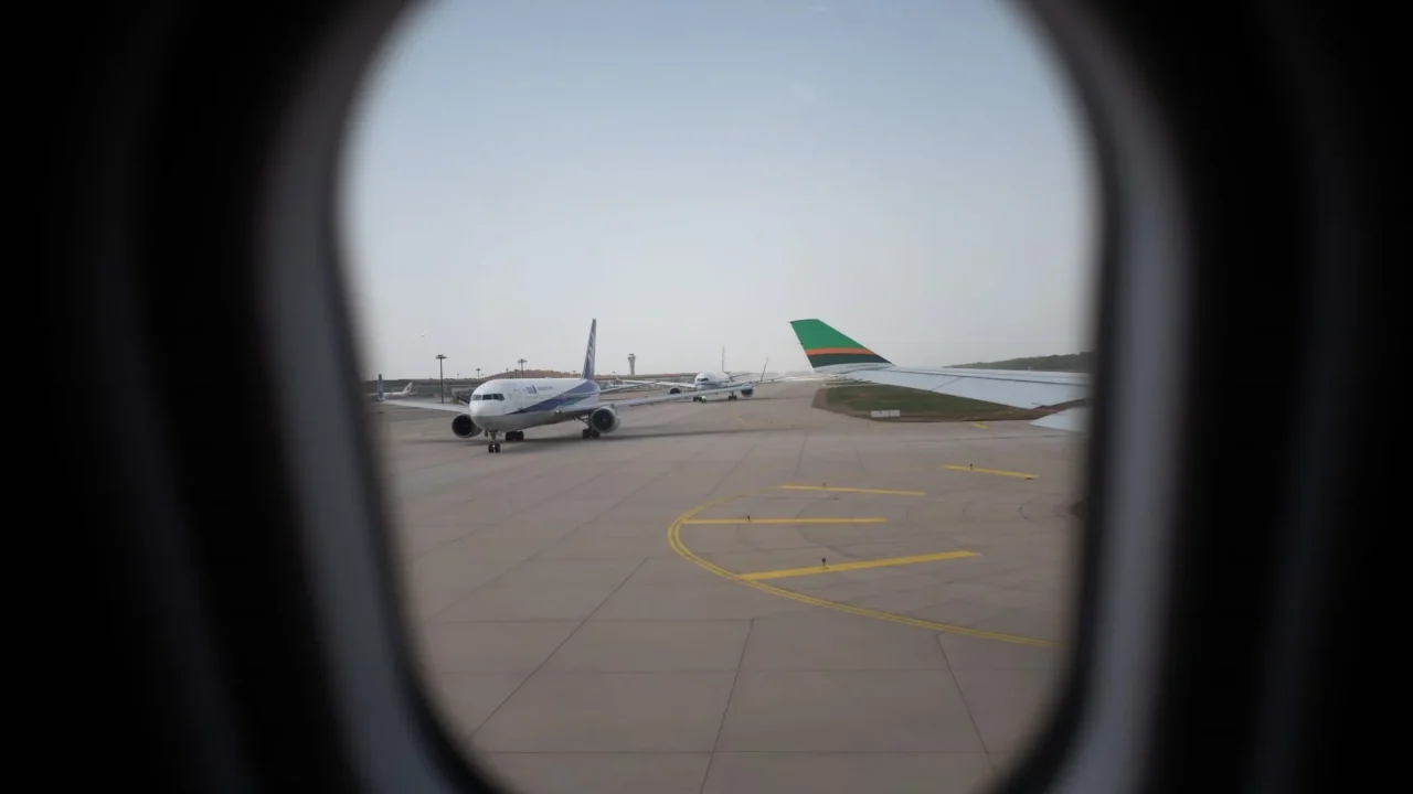 Airplane Airport Flight Search