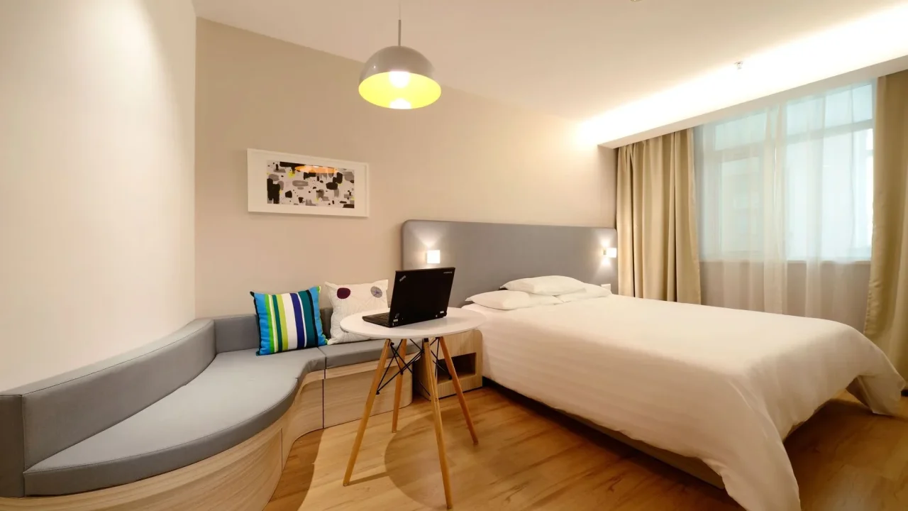 Booking Laptop Hotel