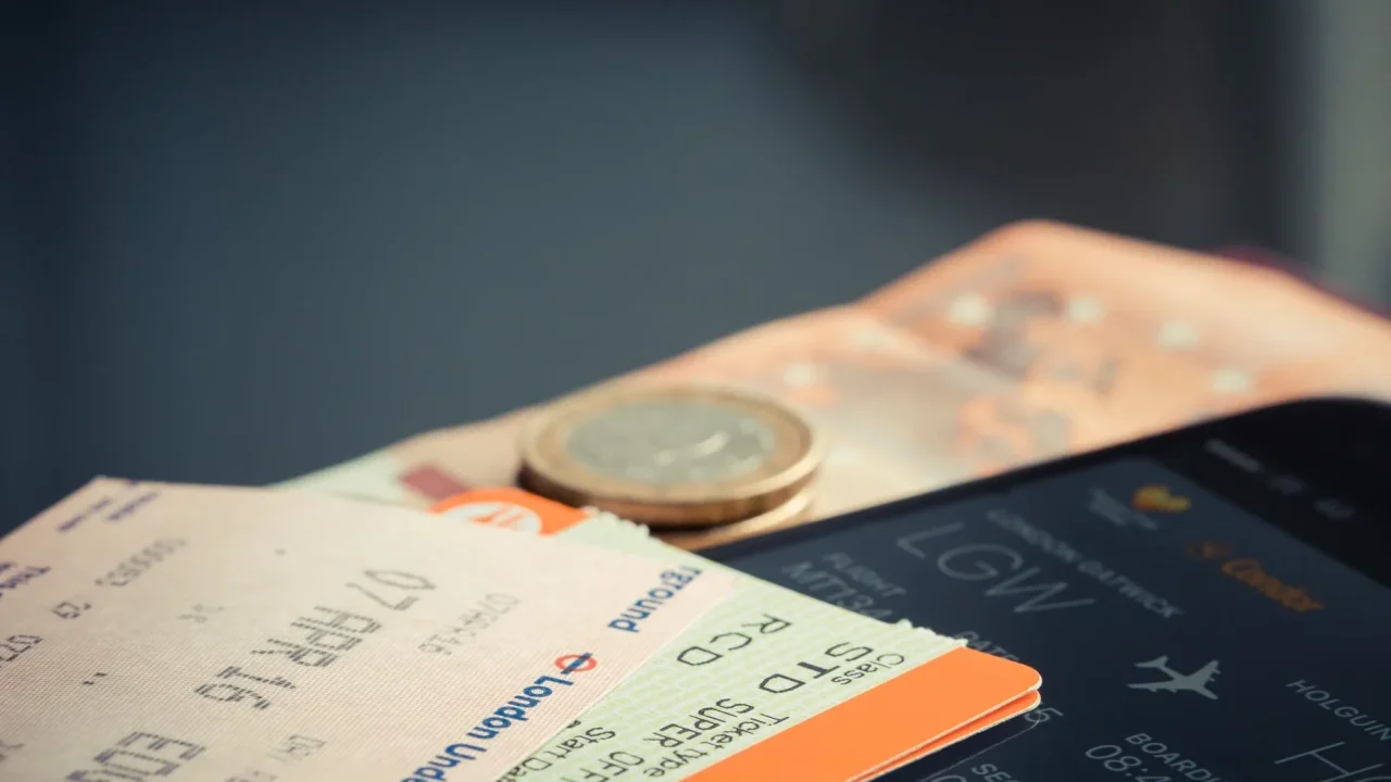 Computer Research Airplane Ticket